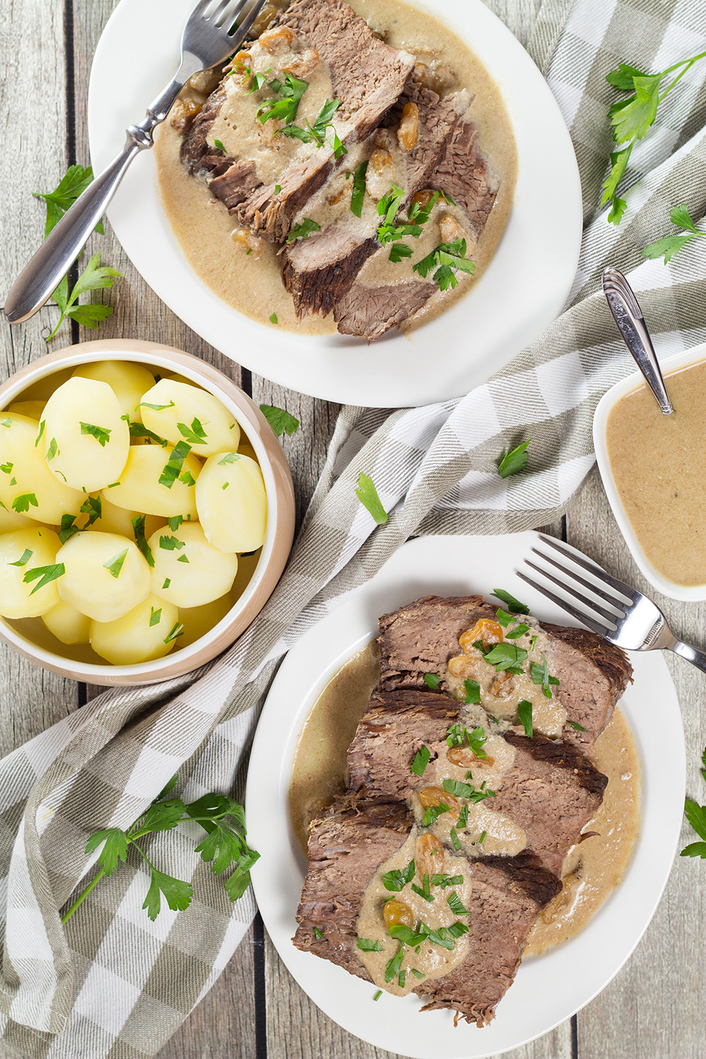 12 increíbles recetas navideñas de todo el mundo para tu mesa navideña. ¡Todo desde bebidas y postres hasta platos principales! #Christmas | cocinartheglobe.com