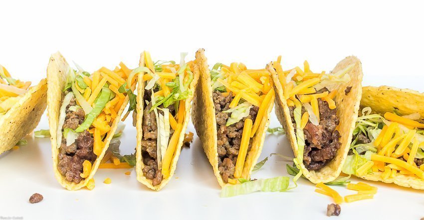 No es el Cinco de Mayo sin una tonelada de tacos. ¿Conoces algún truco para hacer tacos para el público? ¡Echa un vistazo a estos 5 consejos para los excelentes tacos de carne molida y aprende mis instrucciones justo a tiempo para el Cinco de Mayo!