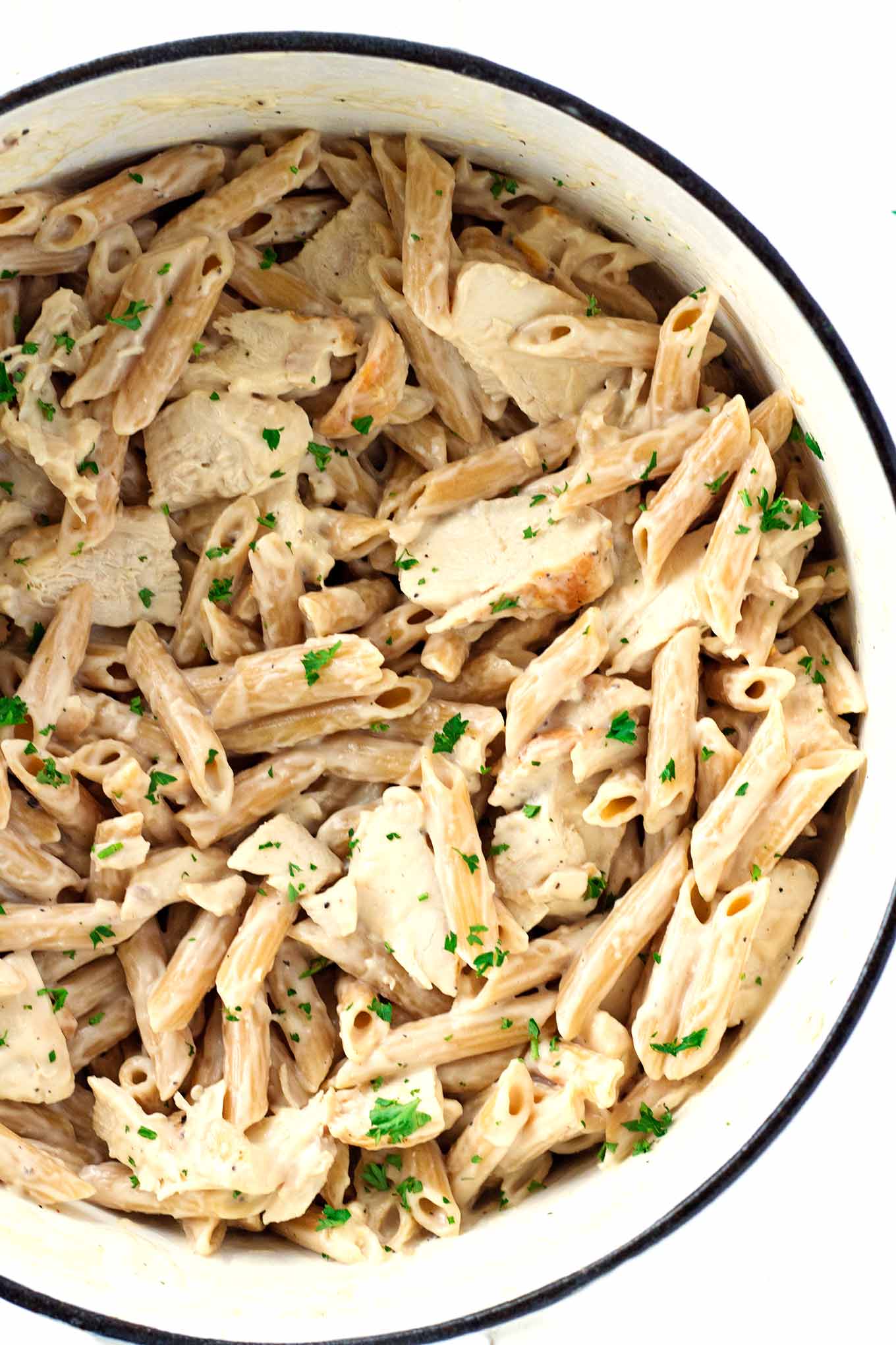 ¡Este alfredo fácil de pollo es tan simple de hacer y una excelente comida para esas noches de semana ocupadas!