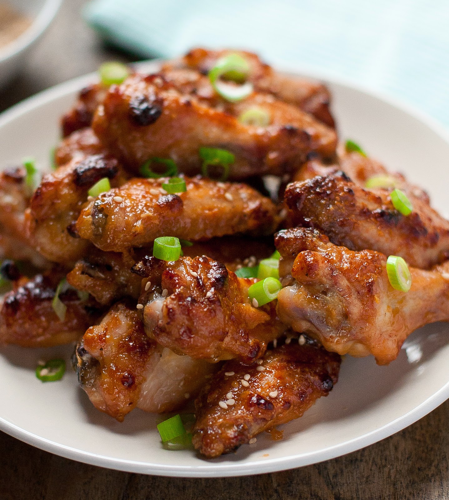 Alitas de pollo glaseadas con Tahini (sin gluten, paleo) | acalculatedwhisk.com 