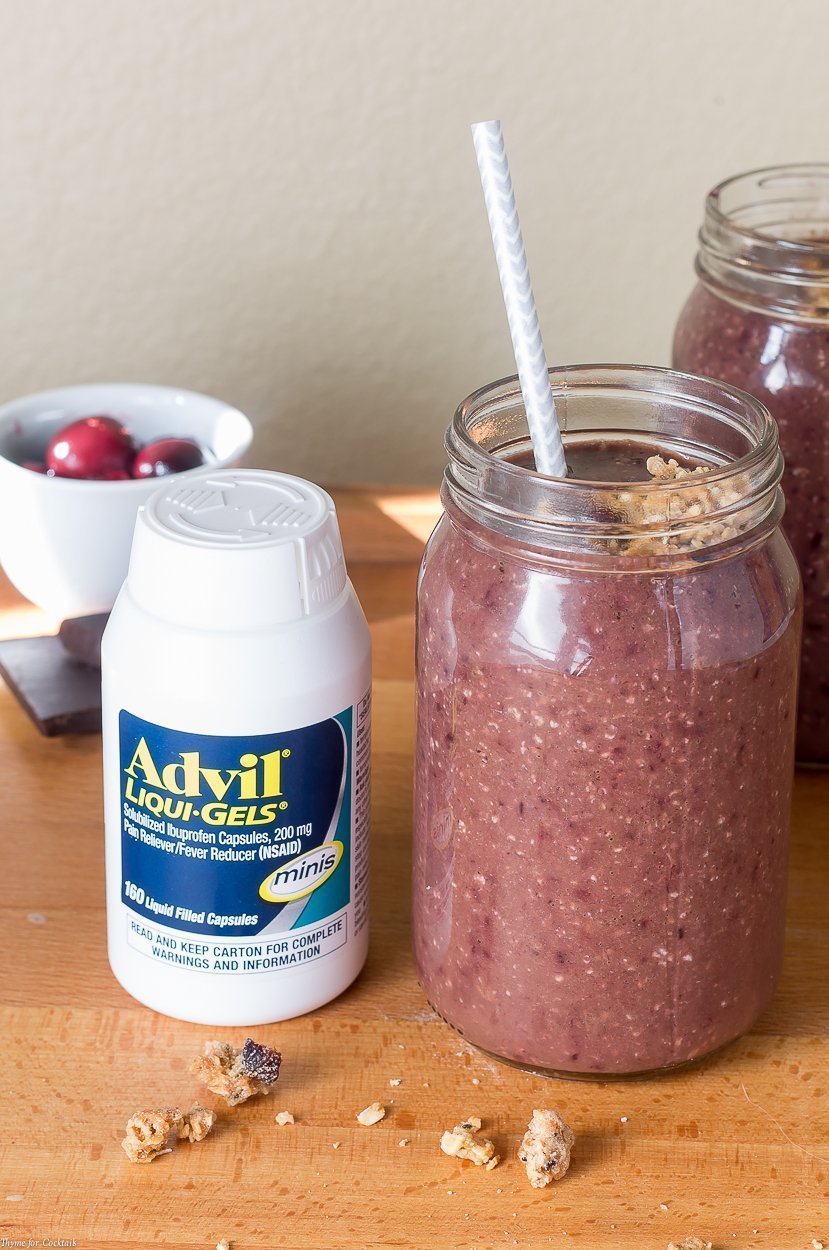 Esta receta de Batido de Avena con Cereza y Chocolate sin lácteos está llena de bondad, pero sabe tan indulgente que te sientes como si estuvieras en un mini-vacay.