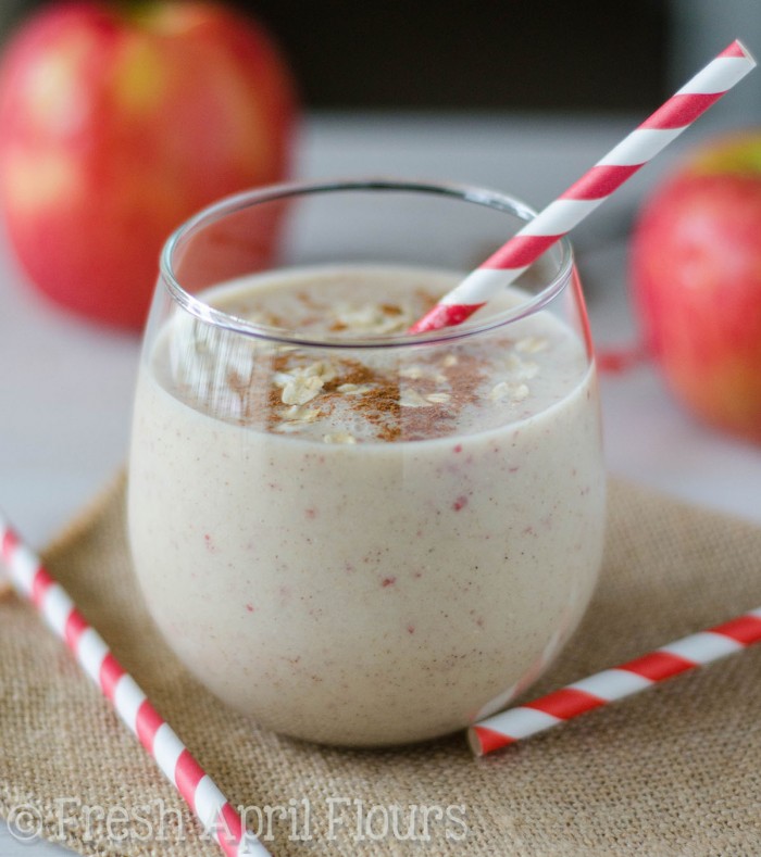 Batido de tarta de manzana saludable: Hecho con ingredientes buenos para ti, pero sabe igual que la tarta de manzana. ¡Naturalmente endulzado y sin gluten!