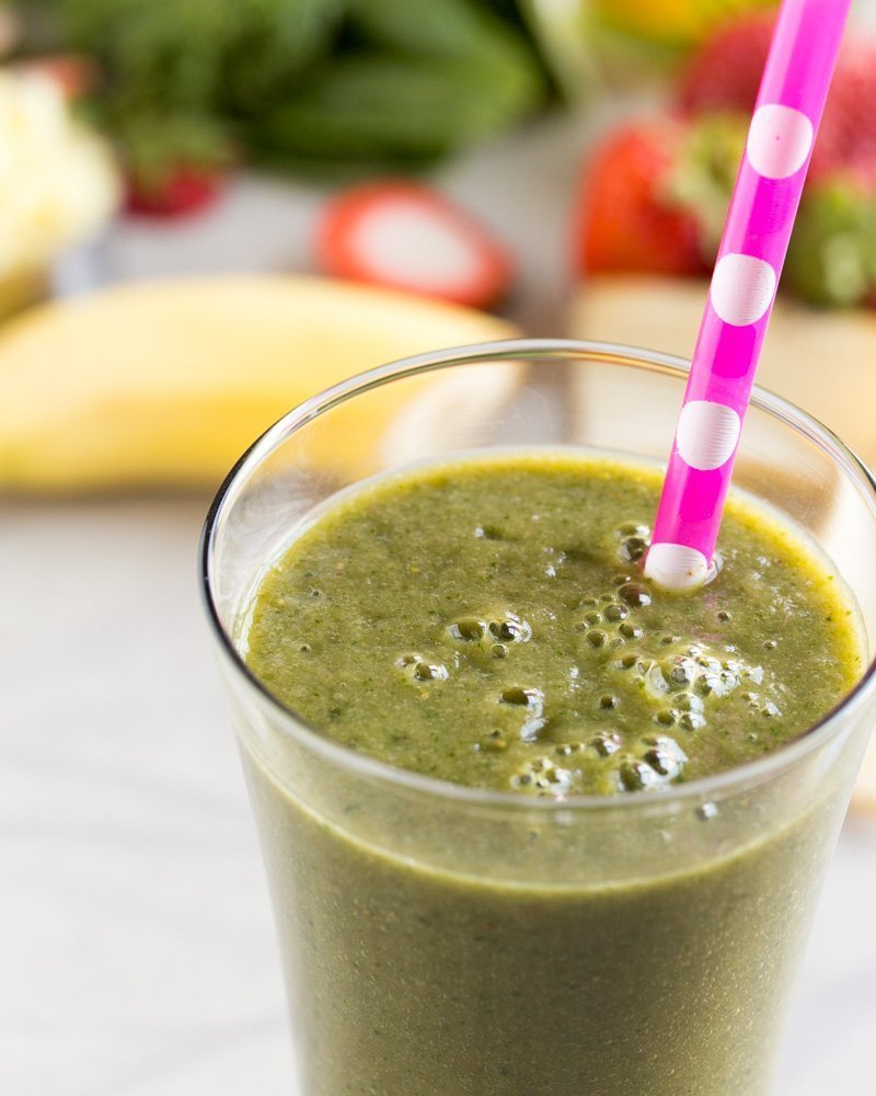 ¿Te has sentido lento y necesitas arrancar tu sistema? Comience su día tomando un batido verde no lácteo lleno de frutas saludables, verduras y mucha vitamina C.