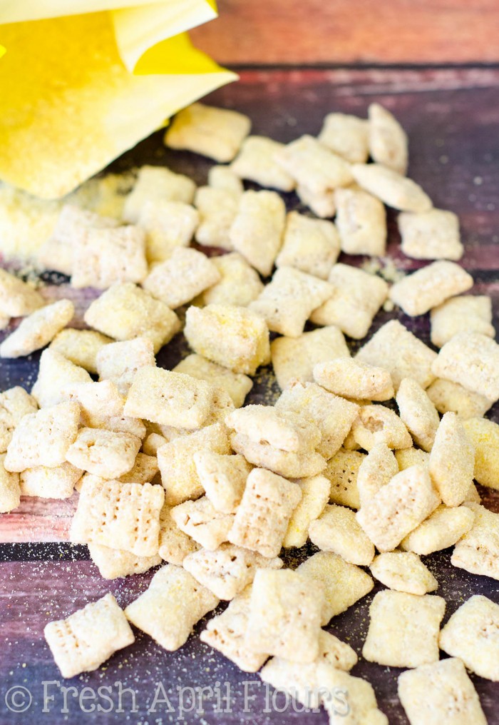 Cornbread Puppy Chow: un aperitivo dulce y mantecoso para chow cachorros con sabor a maíz clásico.