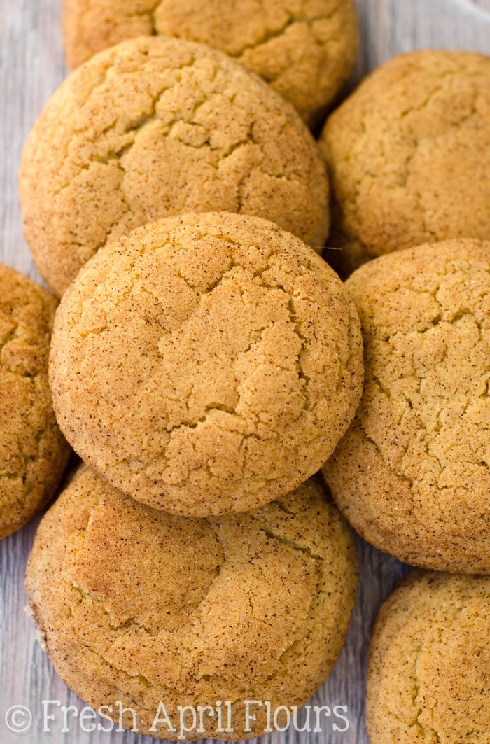 Snickerdoodles clásicos: bordes crujientes, centros que se derriten en la boca y toda la canela y azúcar que pueda desear de estas galletas clásicas.