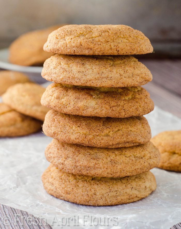 Snickerdoodles clásicos: bordes crujientes, centros que se derriten en la boca y toda la canela y azúcar que pueda desear de estas galletas clásicas.