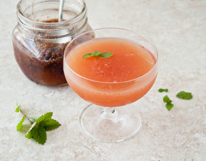 Coctel de whisky con higo