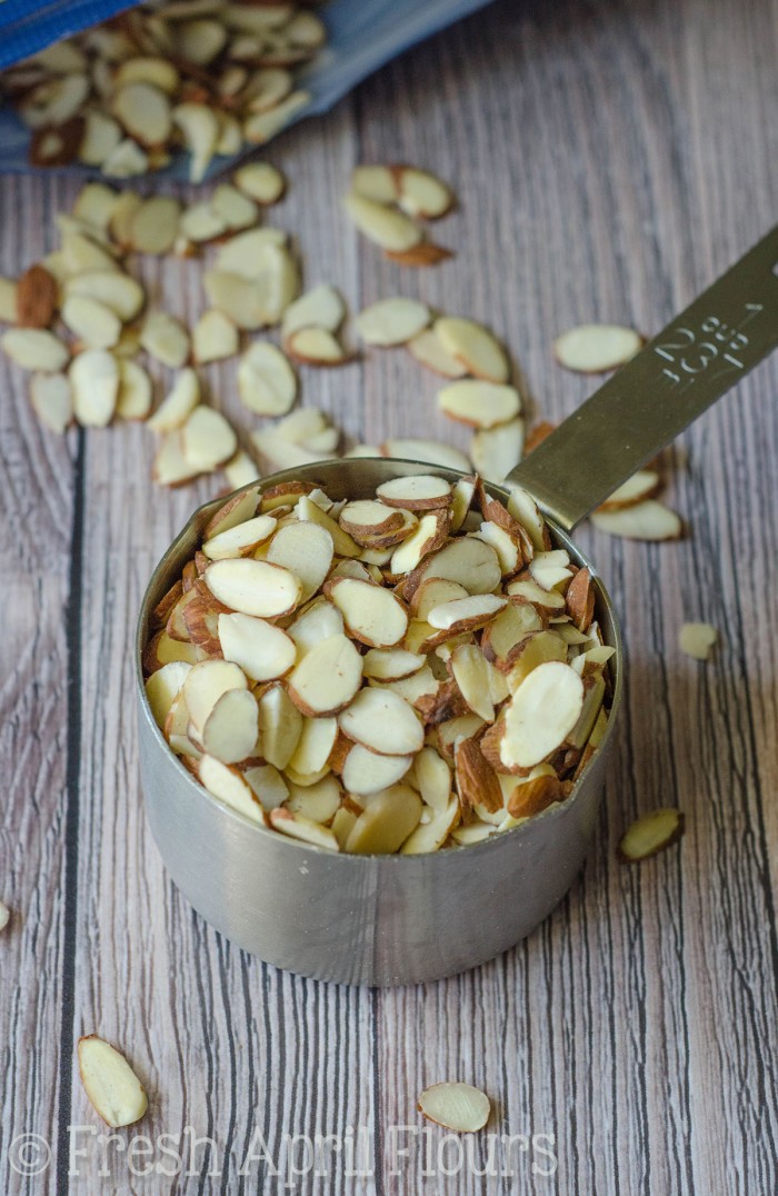 Almendra Joy Granola: Granola casera crujiente y saludable llena de almendras, coco y chocolate.