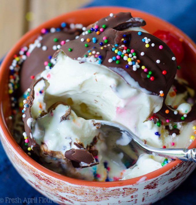 Casera mágica hecha en casa: y una receta fácil de 3 ingredientes para la concha mágica que puedes hacer en casa. ¡Traigan los helados!