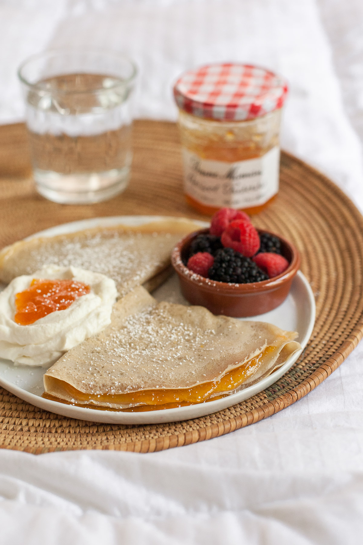 Crepes Sin Grano Con Conservas De Albaricoque | acalculatedwhisk.com