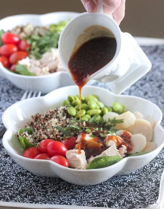 Cuenco de potencia de quinua de pollo Teriyaki 