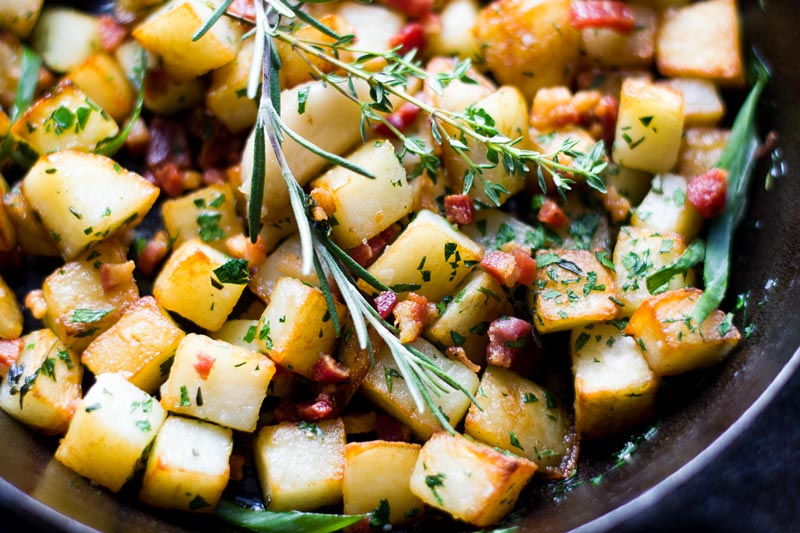 patatas de desayuno con hierbas