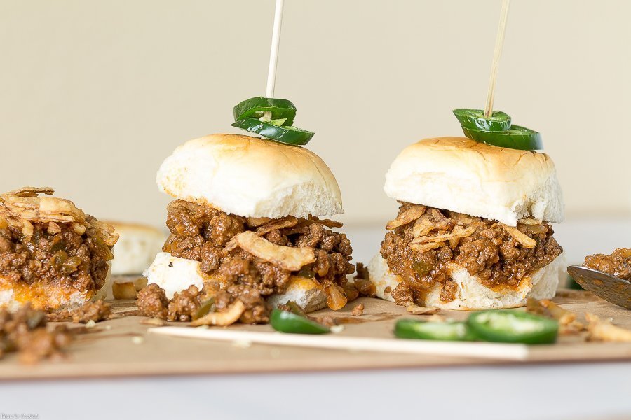 Ajo borracho Sloppy Joe Sliders receta primer plano horizontal