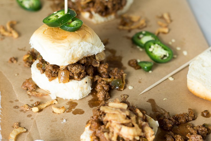 Drunken Garlic Sloppy Joe Sliders foto de arriba.