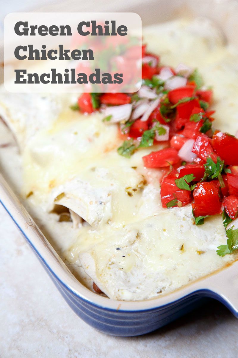 ¡Sencillas enchiladas de pollo con salsa especial de 2 ingredientes encima!