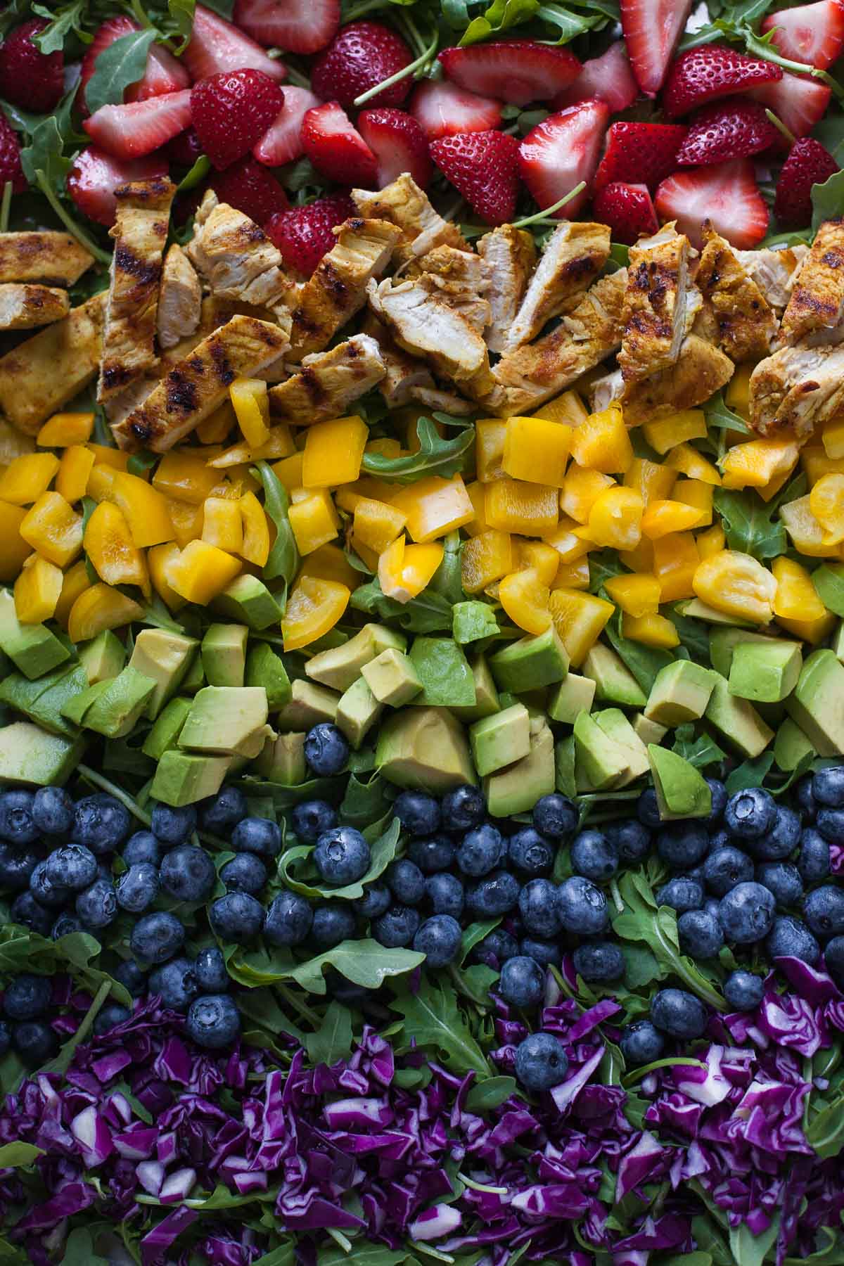 Ensalada Arco Iris Con Pollo A La Parrilla Y Aderezo De Nogal De Frambuesa # 30MinuteMondays | acalculatedwhisk.com 