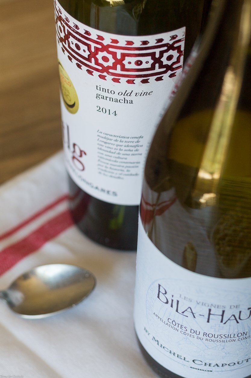 Combine una copa de su vino favorito de Grenache con esta receta de ensalada de cuscús de alubias blancas para una comida sencilla que recuerda el estilo de vida mediterráneo.