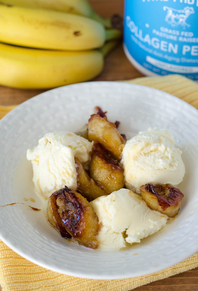 Easy Bananas Foster: Una receta rápida y fácil para Bananas Foster usando péptidos de colágeno y licor de Amaretto.