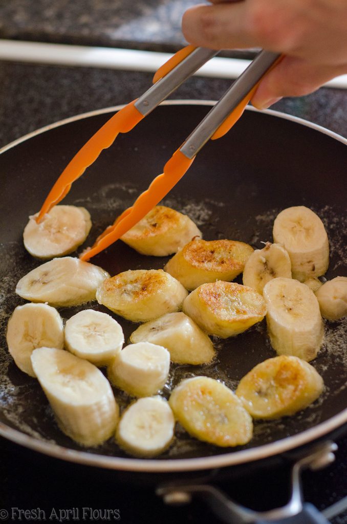 Easy Bananas Foster: Una receta rápida y fácil para Bananas Foster usando péptidos de colágeno y licor de Amaretto.
