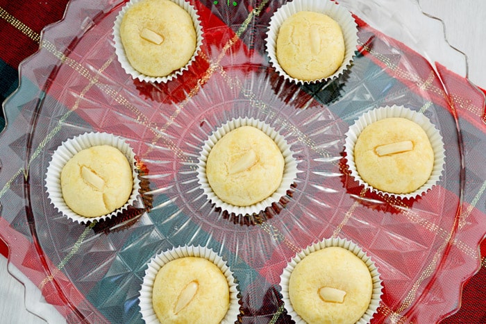 Galletas de almendras chinas: suaves, masticables y llenas de sabor a almendra.