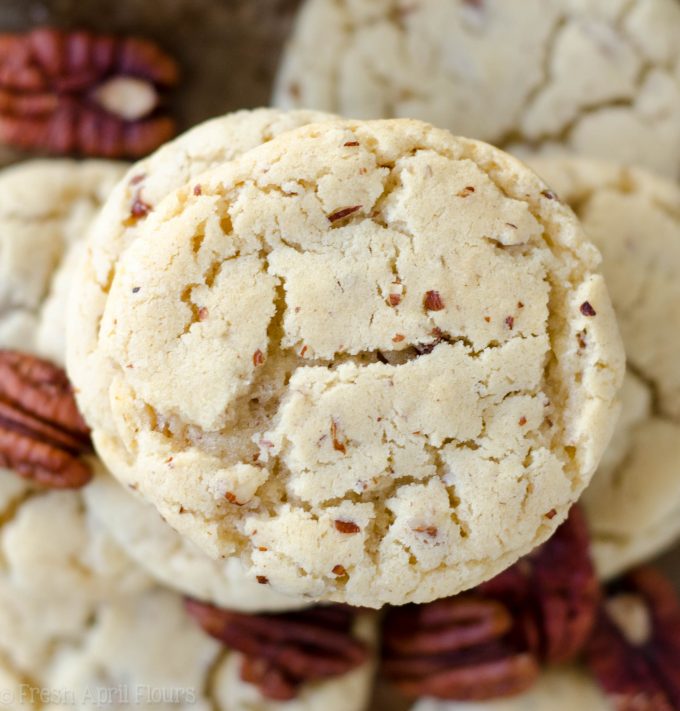 Galletas de azĂșcar de queso de cabra y pacanas de arce: galletas de azĂșcar dulces y ĂĄcidas hechas con queso de cabra de pacana de arce.