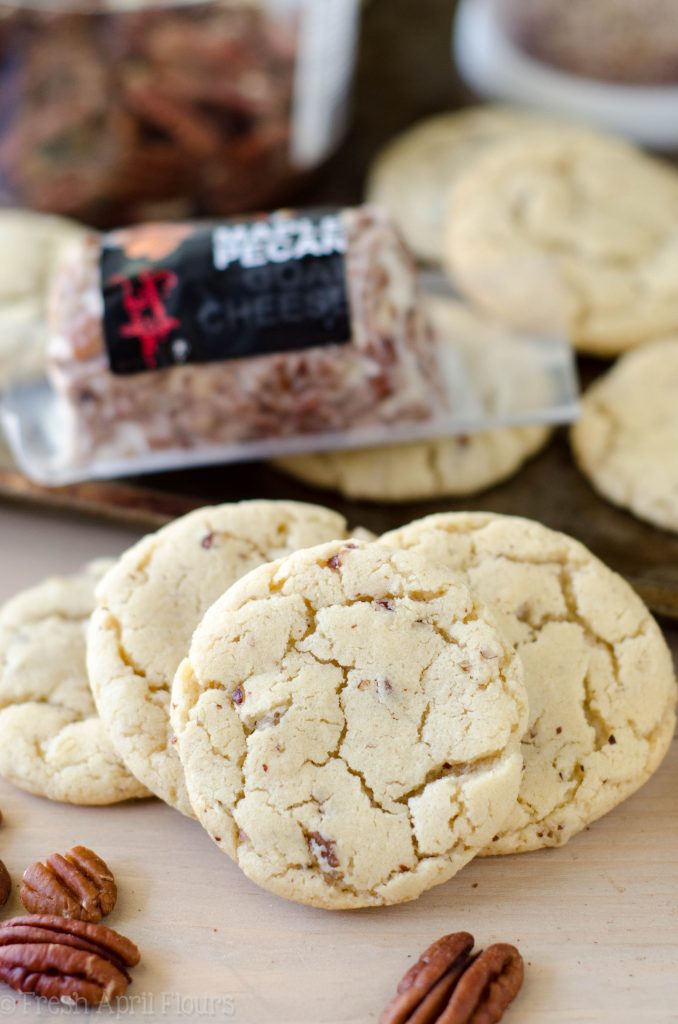 Galletas de azĂșcar de queso de cabra y pacanas de arce: galletas de azĂșcar dulces y ĂĄcidas hechas con queso de cabra de pacana de arce.