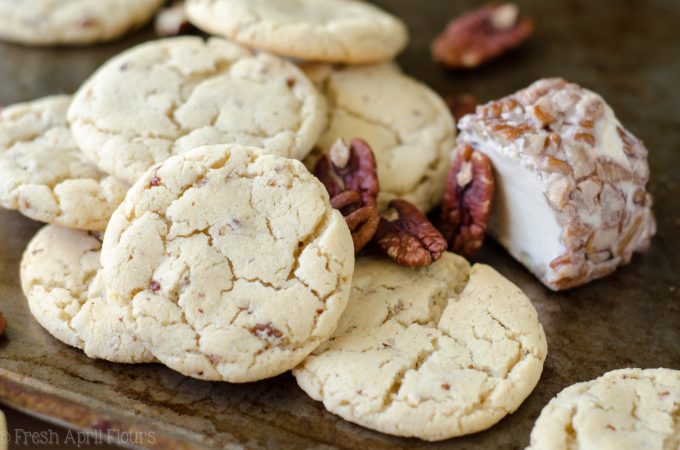 Galletas de azĂșcar de queso de cabra y pacanas de arce: galletas de azĂșcar dulces y ĂĄcidas hechas con queso de cabra de pacana de arce.