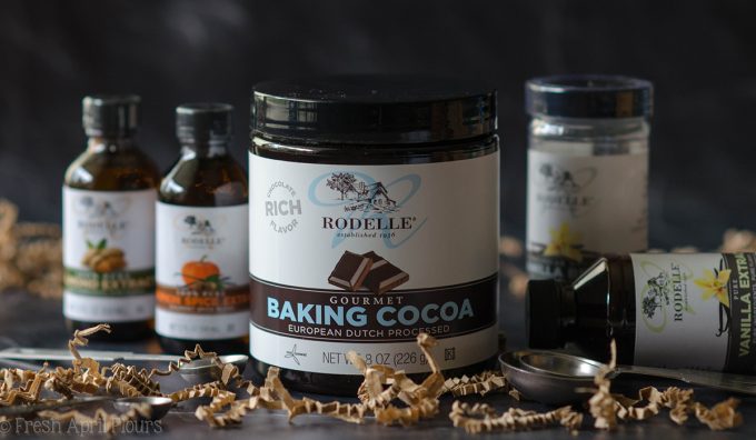 Galletas de chocolate de Cayena: galletas de chocolate ricas y decadentes condimentadas con los sabores sutiles de cayena y canela. ¡La galleta perfecta para calentar tu barriga y tu paladar!