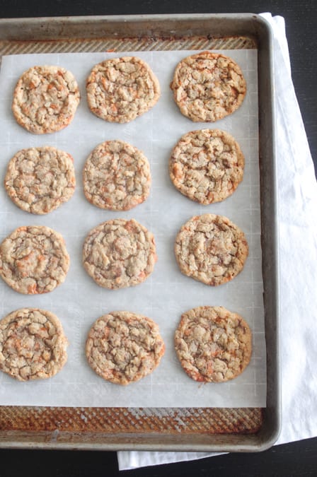 Galletas con chips Butterfinger de avena