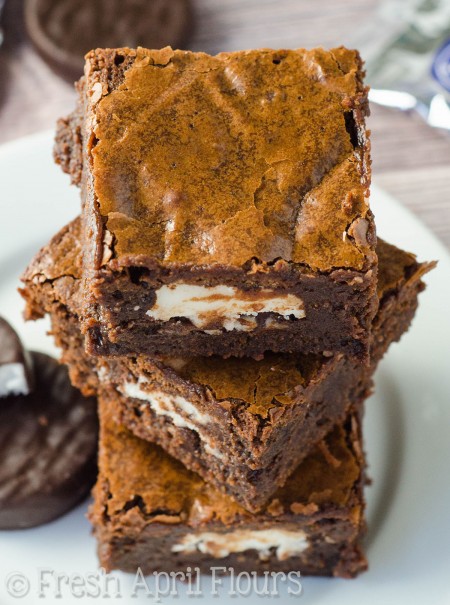 Brownie de menta Pattie: Brownies ricos y densos rellenos con empanadas de menta York. ¡El regalo perfecto para los amantes del chocolate con menta!