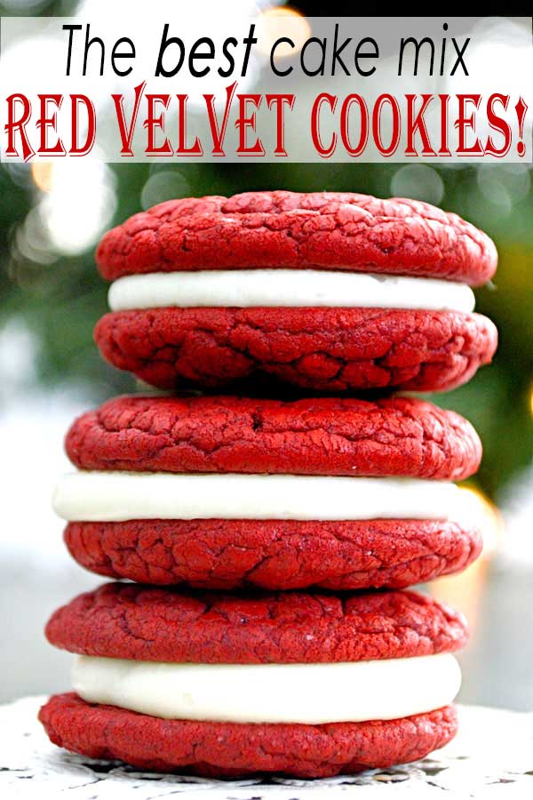 ¡Las mejores galletas de terciopelo rojo con la parte superior arrugada y glaseadas de queso crema! ¡Tan festivo para Navidad o San Valentín! [Recipe tested with Duncan Hines cake mix]