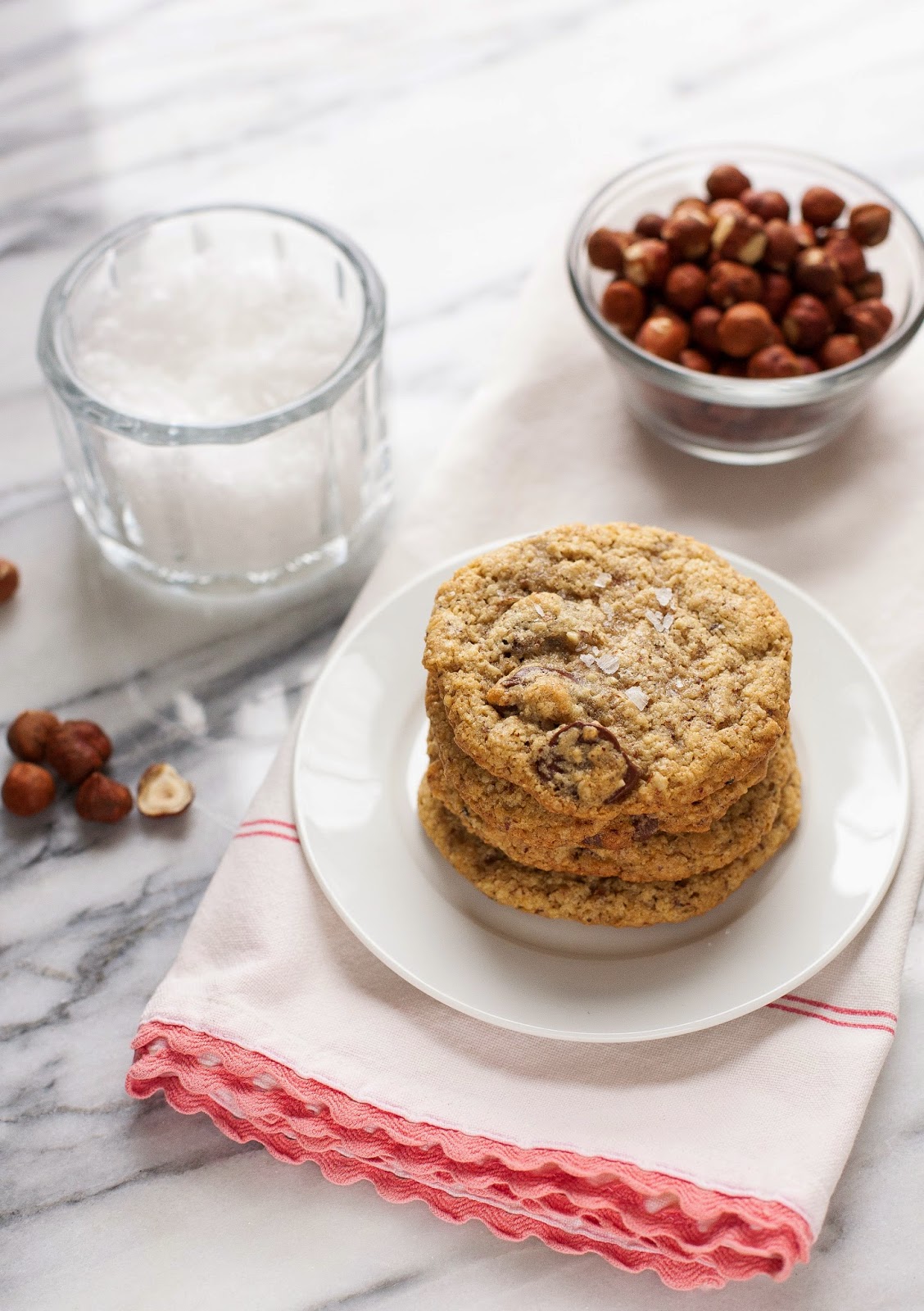 Galletas saladas de chocolate con avellanas (sin grano)