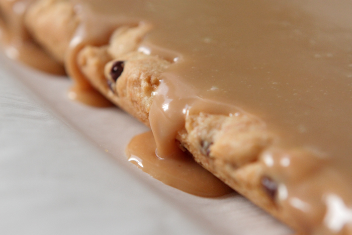 Barras de pastel de chispas de chocolate Gooey Biscoff-35