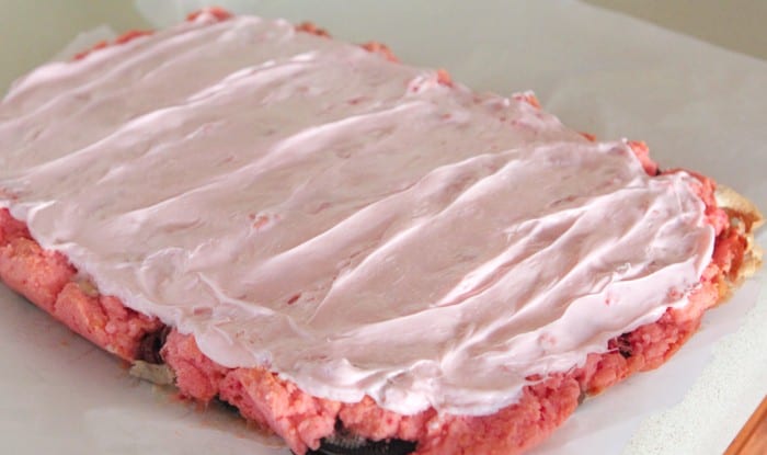 Gooey Oreo Strawberry Cake Bars