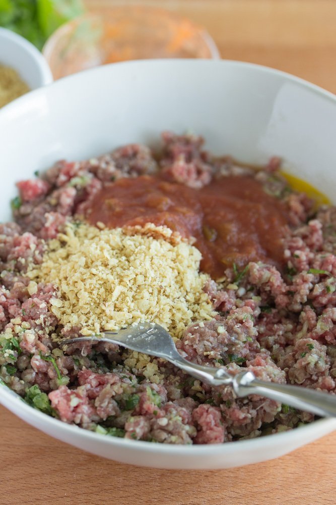 carne sazonada con chips de maĂz triturados y salsa - Southwest Meatloaf Burger