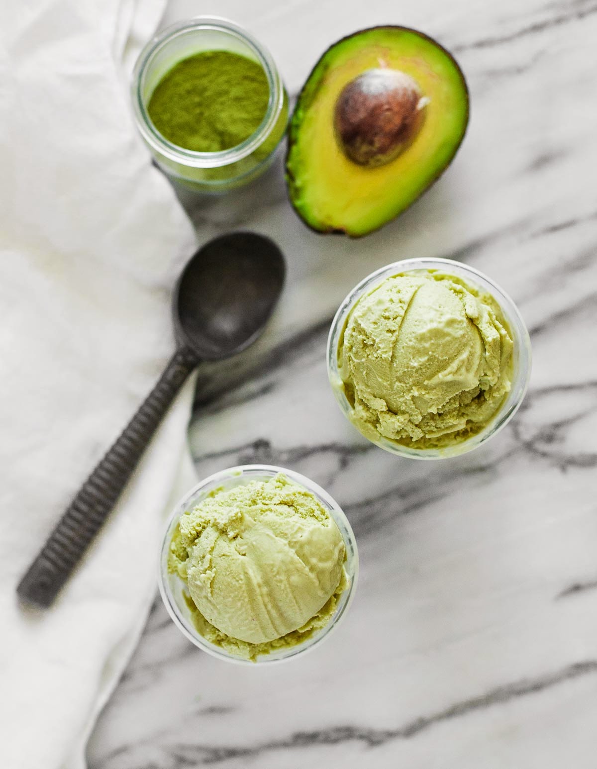 Helado de aguacate Matcha | acalculatedwhisk.com