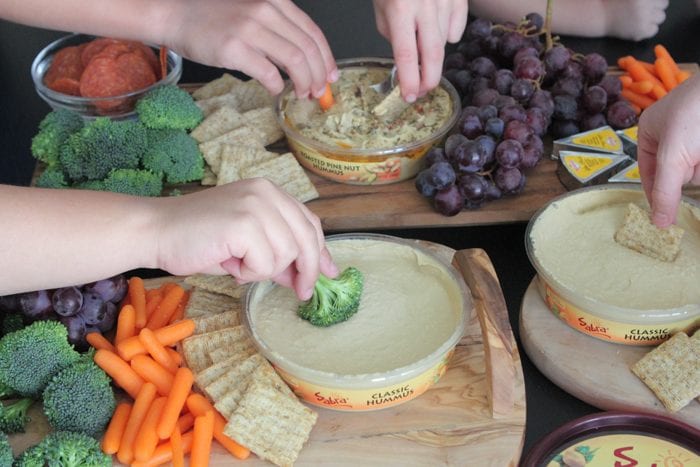 Cómo armar una placa de hummus