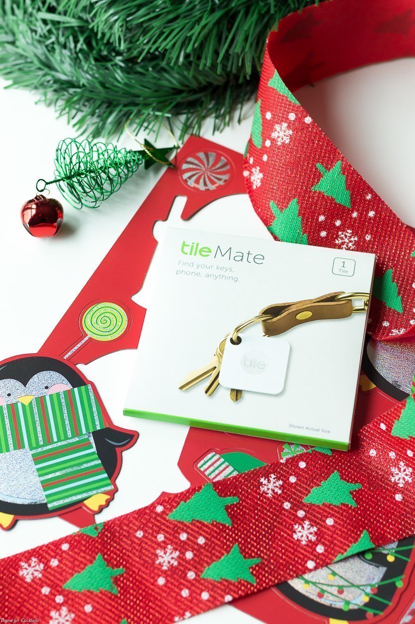 Moverse por las vacaciones es estresante. ¡Facilita las cosas con estas ideas de regalos navideños que se calientan en casa además de hacer un seguimiento de tus posesiones más preciadas!