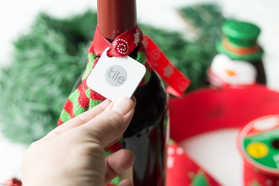 Moverse por las vacaciones es estresante. ¡Facilita las cosas con estas ideas de regalos navideños que se calientan en casa además de hacer un seguimiento de tus posesiones más preciadas!