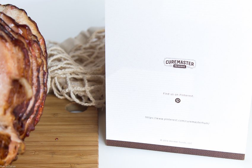 Sé la mejor anfitriona cuando sirvas este dulce Jamón glaseado con arándanos y chipotle esta semana santa; Abrazar el arte de los pequeños lotes, jamón ahumado de madera dura.