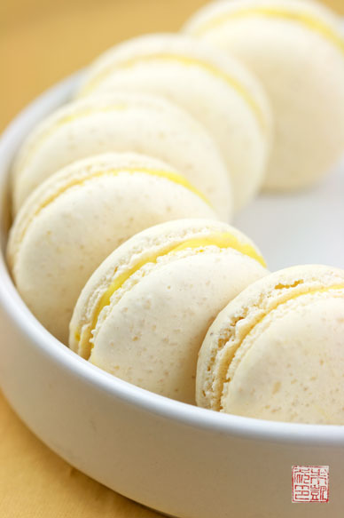 Italian Meringue Macarons on dessertfirstgirl.com