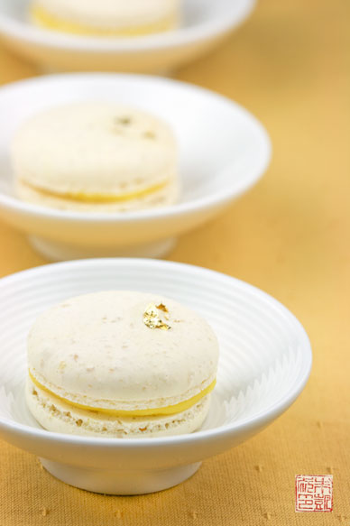 Italian Meringue Macarons on dessertfirstgirl.com