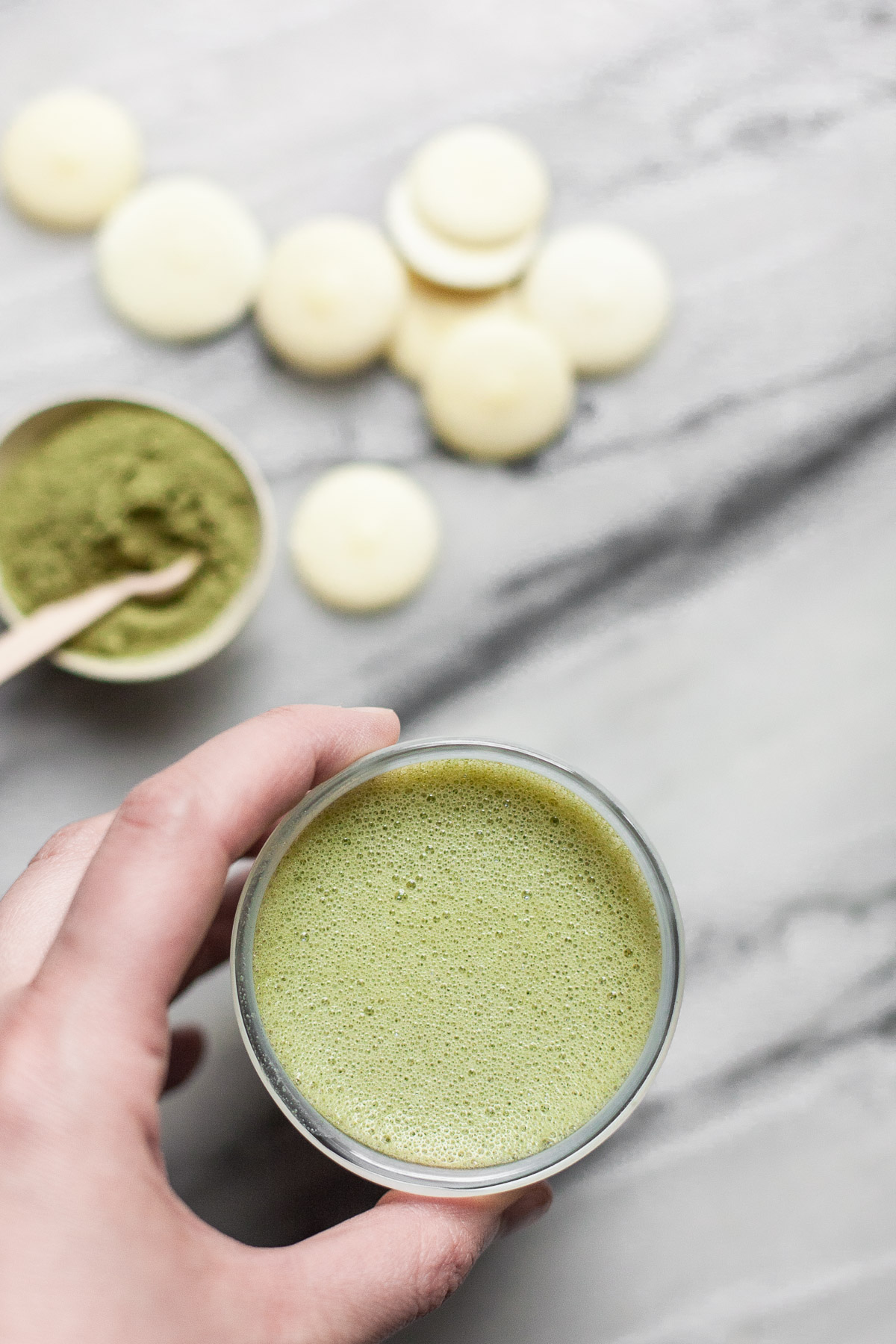 Latte de chocolate blanco Matcha (sin lácteos, endulzado naturalmente)