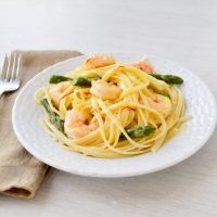 Linguine De Camarones Con Salsa De Crema De Azafrán