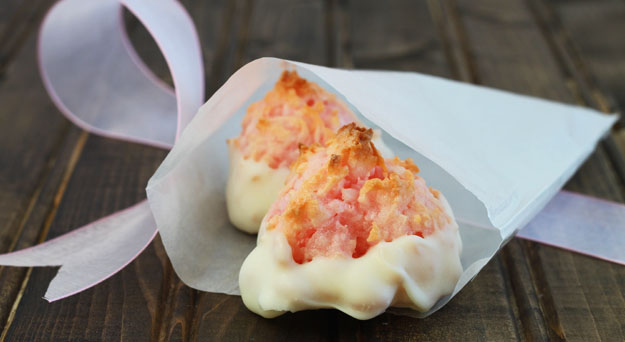 Pink Macaroons | DessertForTwo.com 