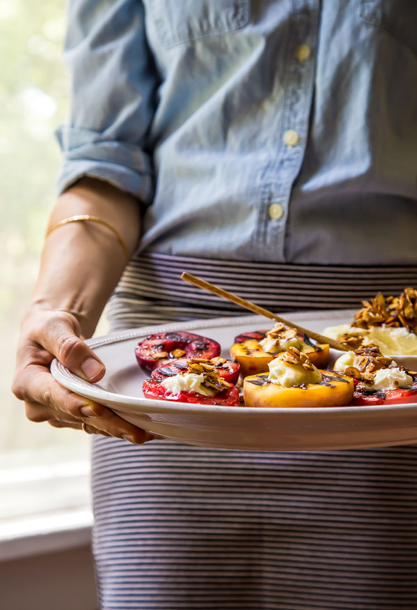 Fruta de hueso a la parrilla + Almendra Mascarpone Dip