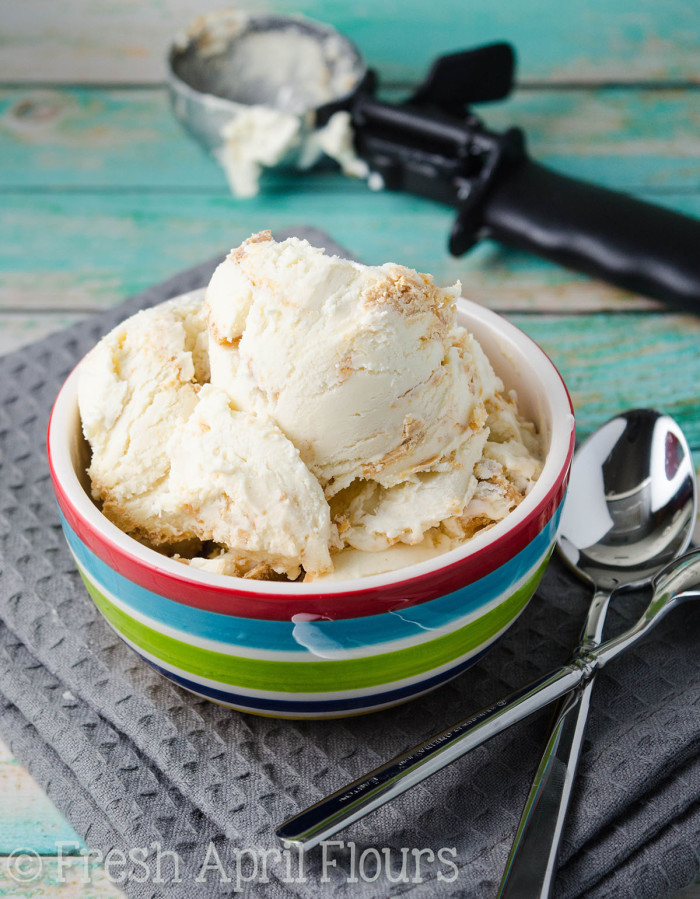 Sin helado de ondulación de mantequilla de maní: fácil, dos ingredientes, sin helado de remover con arrugas de mantequilla de maní.