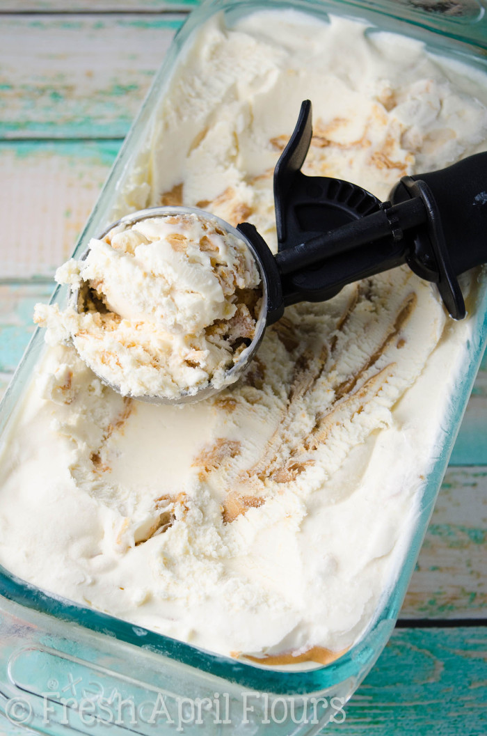 Sin helado de ondulación de mantequilla de maní: fácil, dos ingredientes, sin helado de remover con arrugas de mantequilla de maní.