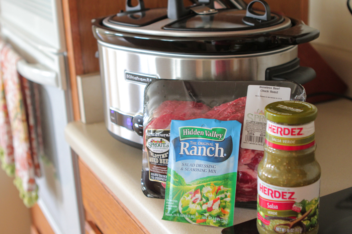 Cocina lenta Salsa Verde Ranch Beef Tacos-1
