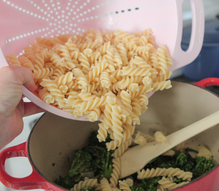 Broccolini Pasta De Espinacas Y Ajo-4